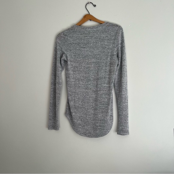 Aritzia Wilfred Free Diapson Heathered Grey Long Sleeve Size Medium. - Picture 4 of 5